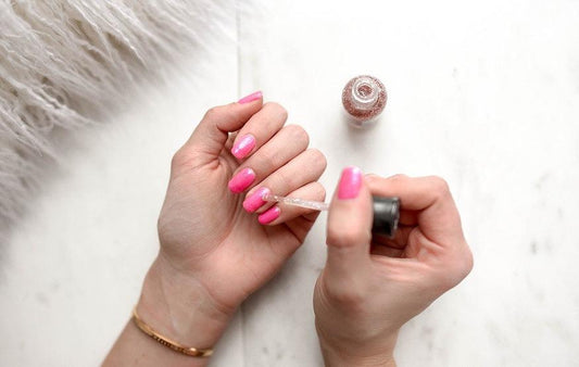 Thick Nail Polish? No Problem! Here's How to Thin it Out for a Flawless Manicure - Sanida Beauty